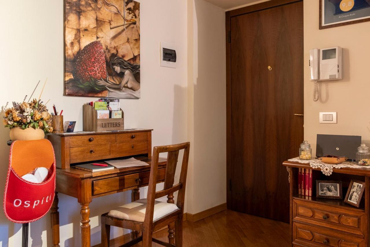 Ferienwohnung Ai Cinque Archi Verona Exterior foto